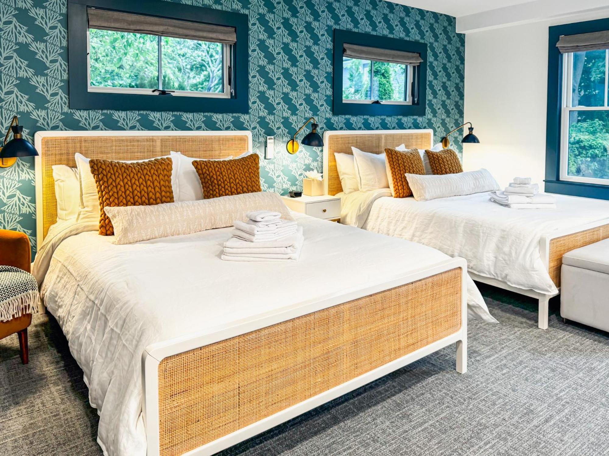 The House Hotel *